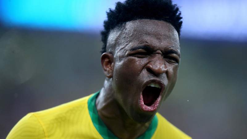 Mesmo com o reajuste no salário fixo, Mbappé tende a seguir como o jogador mais bem remunerado do elenco - Wilton Junior/Estadão Conteúdo