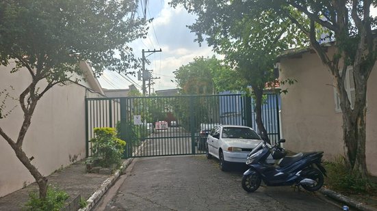 Rua sem saída tem acesso restrito por portão colocado por moradores e autorizado pela prefeitura - Marcel Naves/VIVA
