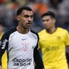 Matheuzinho, jogador do Corinthians, durante partida contra o Peñarol - Ettore Chiereguini/Agif - Agência de Fotografia/Estadão Conteúdo