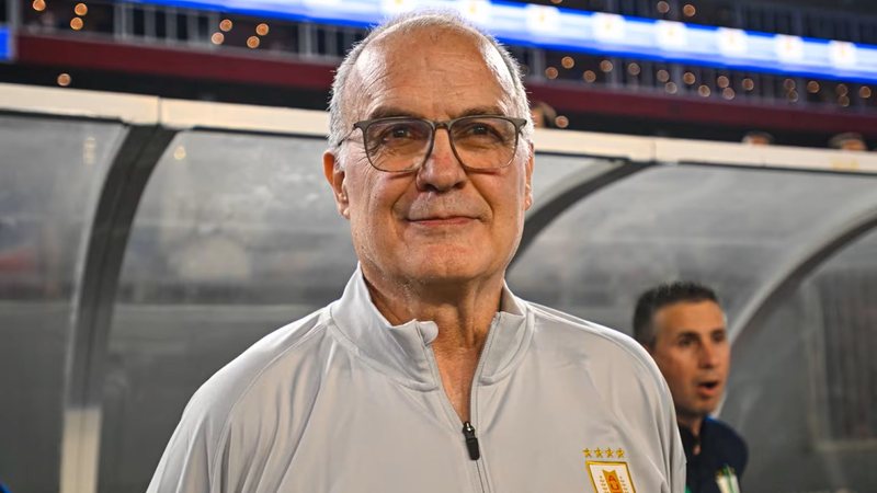 Havia dúvida se Bielsa convocaria Piquerez, pois o lateral do Palmeira ainda se recupera de uma lesão - Reprodução / Fifa