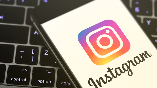 o Instants do Instagram é voltado exclusivamente para fotos capturadas na hora, sem a possibilidade de usar imagens da galeria ou aplicar filtros e edições - Adobe Stock