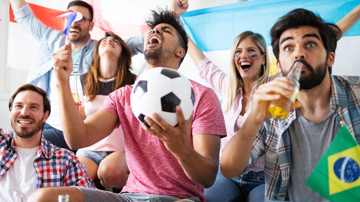 Planejamento financeiro também vale para acompanhar os jogos - Envato