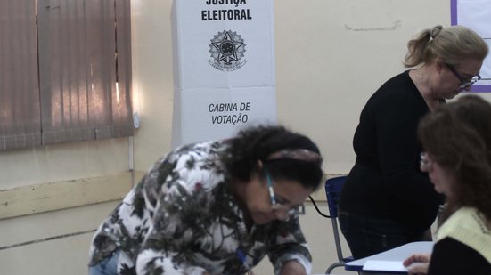 O número total de eleitores aptos com 70 anos ou mais saltou para mais de 15,2 milhões em 2024 - Denny Cesare/Estadão Conteúdo
