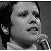 Elis cantando 'Corsário' em especial da TV Bandeirantes, em 1976 - Divulgação/Arquivo/Roberto de Oliveira/Bandeirantes