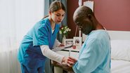 Atividades teórico-práticas devem ter 20% da carga e sem visitas só de observação - Envato