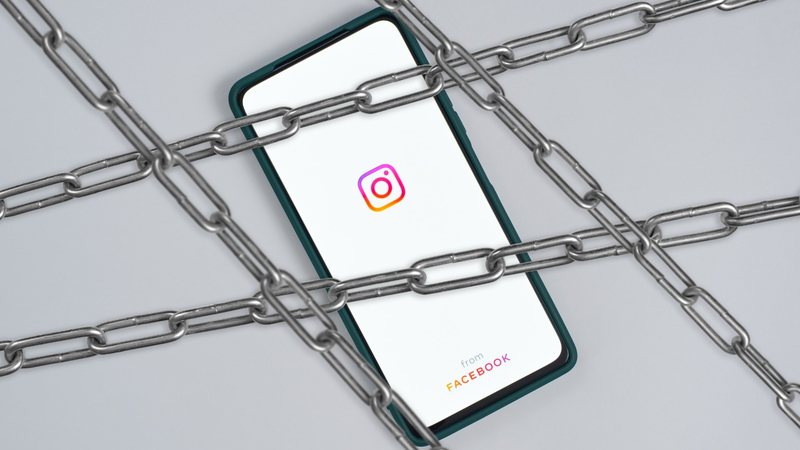 A plataforma permite interromper o perfil temporariamente ou apagar de forma permanente - Adobe Stock