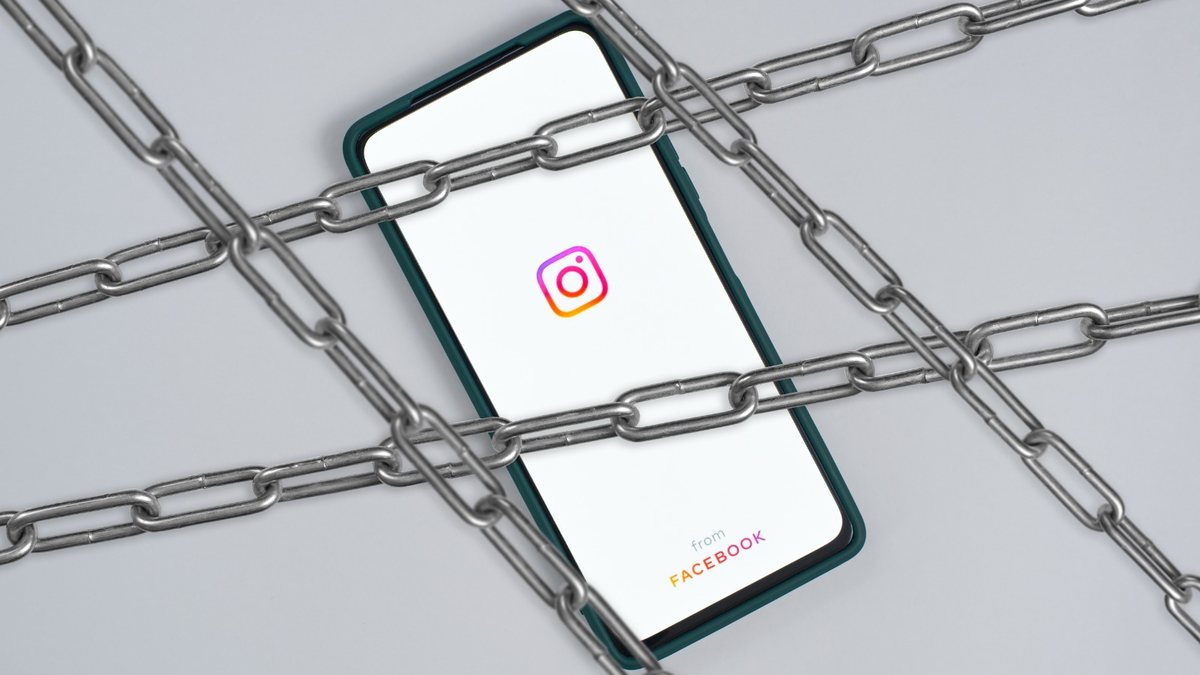 A plataforma permite interromper o perfil temporariamente ou apagar de forma permanente - Adobe Stock