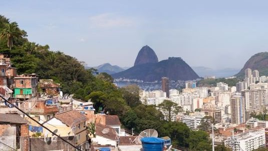 Radar mostra que desigualdades persistem, por território, raça e gênero - Adobe Stock