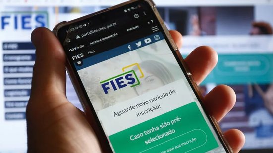 Estudantes pré-selecionados no Fies devem validar as informações da inscrição entre os dias 8 e 11 de maio - Reprodução/Agência Brasil