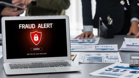 Vagas imperdíveis com altos salários e processos seletivos sem rigor são algumas das iscas que criminosos usam para tirar dinheiro de vítimas - Adobe Stock