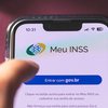 Mais de 90 serviços podem ser acessados pelo 'Meu INSS', no celular ou site - Adobe Stock