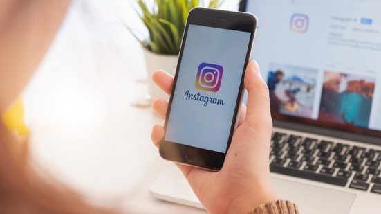 Os stories são a ferramenta de postagens temporárias do Instagram - Adobe Stock
