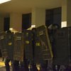 PM em ação na reitoria da USP na madrugada deste domingo, 10 - Reprodução/Guilherme Farpa