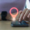 Os fabricantes de celular oferecem recursos para localização dos aparelhos - Adobe Stock