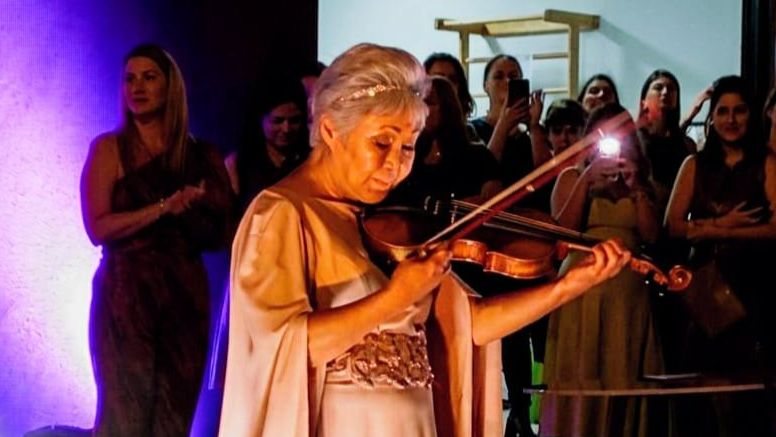 Apesar do sonho de infância, Lucia Warizaya só começou as aulas de violino após os 60 - Acervo pessoal/Lucia Warizaya