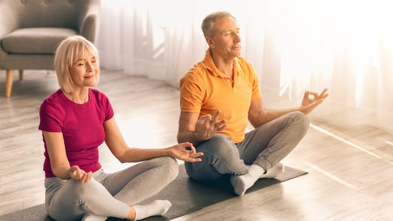 A prática da meditação e do  Mindfullnes interrompe  o "piloto automático" e reduz o estresse - Adobe Stock