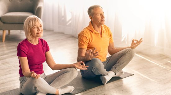 A prática da meditação e do  Mindfullnes interrompe  o "piloto automático" e reduz o estresse - Adobe Stock
