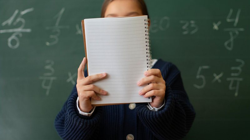 Atualmente, o foco é evitar atividades repetitivas e buscar sentido entre o que se aprende nas aulas e a realidade dos estudantes - Freepik