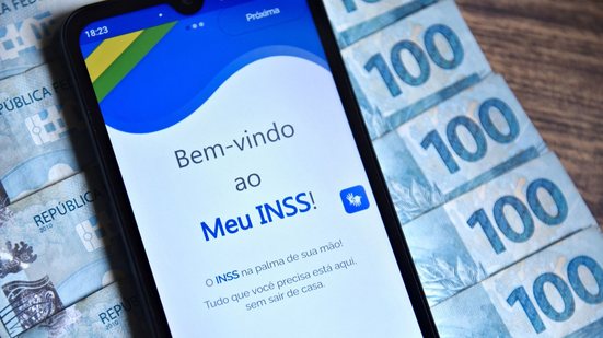 Depósitos variam conforme o valor do benefício e o número final do cartão - Adobe Stock