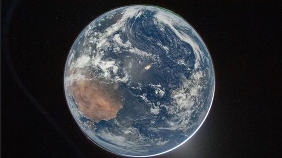 Os registros incluem imagens da terra observada do espaço profundo - Nasa