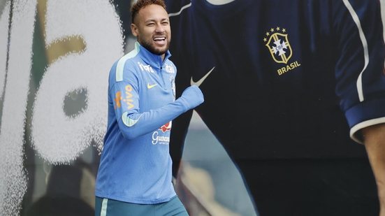 Neymar treina com a seleção na Granja Comary; jogador é reverenciado pelos colegas - CBF