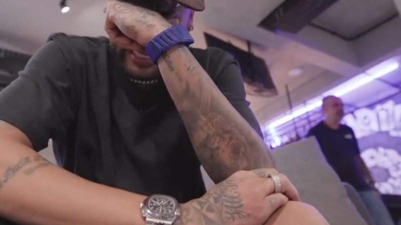 Jogador não conteve as lágrimas quando ouviu seu nome na convocação - Reprodução/Youtube @neymar jr