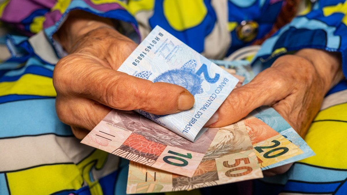 INSS realiza pagamentos de aposentadorias, pensões, auxílios e do BPC - Adobe Stock