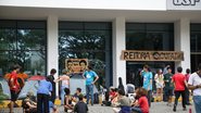 Ação começou na quinta-feira e liderança do DCE afirma que só deixará o local após a retomada das negociações com a reitoria - FELIPE RAU/ESTADÃO CONTEÚDO