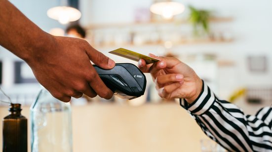 Comodidade é principal motivação entre os entrevistados para a escolha dessa forma de pagamento - Envato