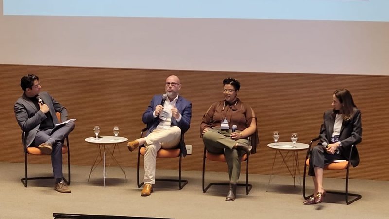 Painel sobre educação financeira reuni diversos especialistas da área - Fabiana Holtz/Viva