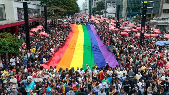 Parada do Orgulho LGBT+ de São Paulo celebra 30 anos do evento na Avenida Paulista - Paulo Pinto/Agência Brasil