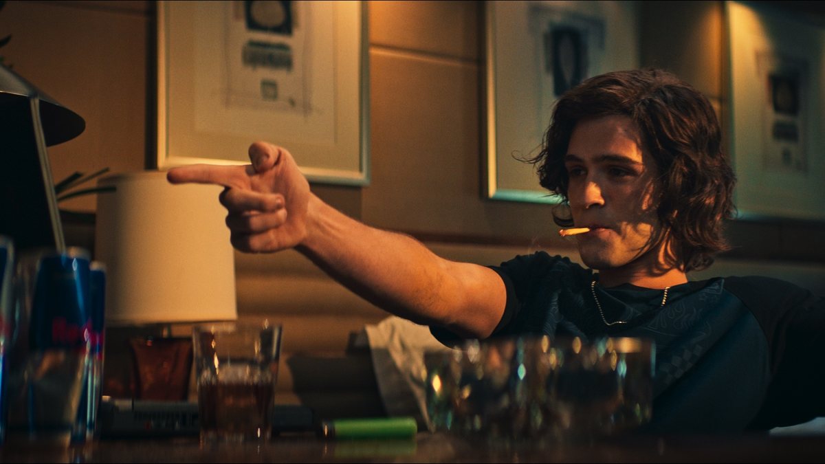 No longa, João Guilherme vive Daniel Nascimento, hacker que dominou a internet brasileira no começo do século - Divulgação/Manequim Filmes