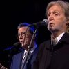 Na apresentação final, Stephen Colbert canta "Goodbye, Hello", sucesso dos Beatles, ao lado de Paul McCartney - Reprodução/Instagram/@colbertlateshow