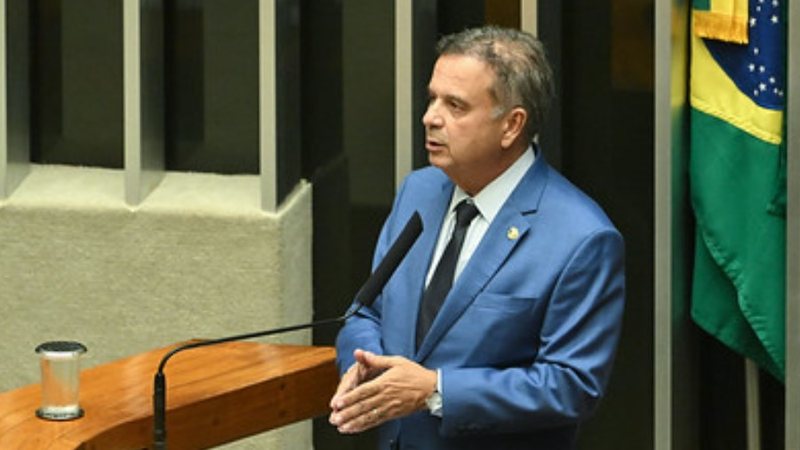O senador Rogério Marinho (PL-RJ) protocolou o texto da proposta de emenda constitucional - Saulo Cruz/Agência Senado