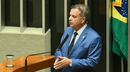 O senador Rogério Marinho (PL-RJ) protocolou o texto da proposta de emenda constitucional - Saulo Cruz/Agência Senado