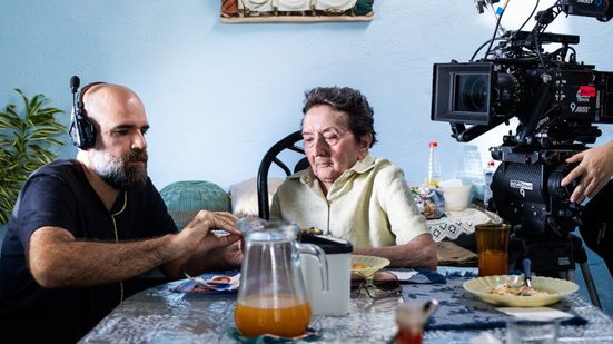Tânia Maria durante gravações do filme "Sábado Morto", estrelado por Jesuíta Barbosa - Divulgação