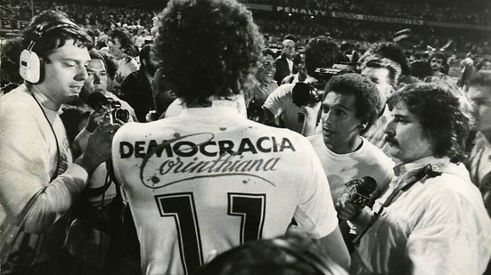 Democracia Corinthiana foi um movimento de autogestão implantado no Corinthians entre 1982 e 1984 - Reprodução/Acervo Corinthians