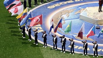 Bandeiras das 48 seleções entram na cerimônia de abertura da Copa de 2026 - Fifa