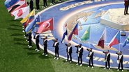 Bandeiras das 48 seleções entram na cerimônia de abertura da Copa de 2026 - Fifa