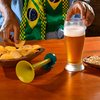 Combinação de churrascos, frituras, petiscos, salgadinhos e bebidas alcoólicas em excesso pode ser tornar vilã da saúde - AdobeStock