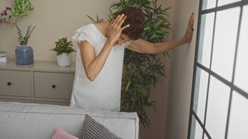 Qualquer alteração na região do ouvido interno pode aumentar de 6 a 12 vezes o risco de quedas - AdobeStock