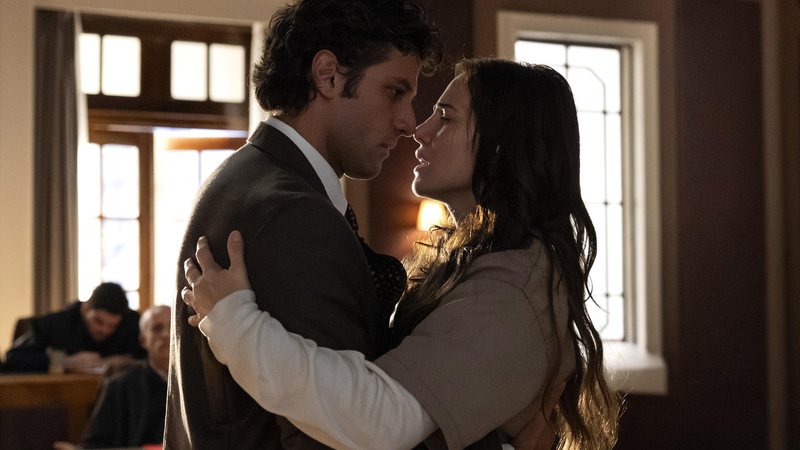 Adriana continua presa e Pedro tenta provar sua inocência - Globo