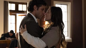 Adriana continua presa e Pedro tenta provar sua inocência - Globo