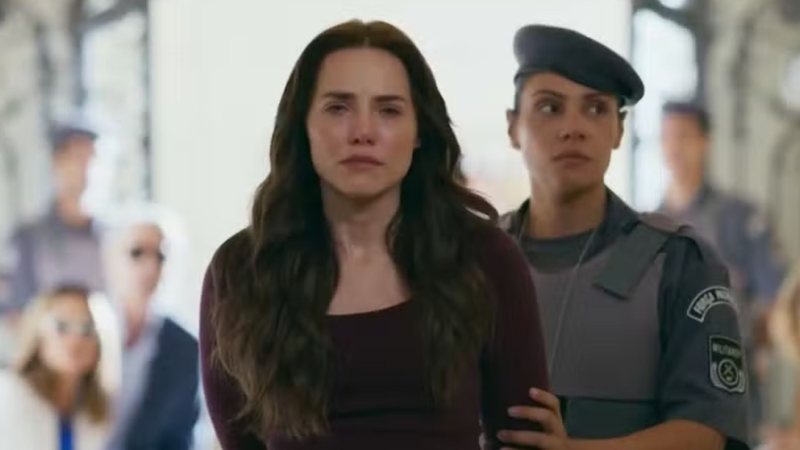 Adriana é presa pela morte de Arthur - Reprodução / Globo