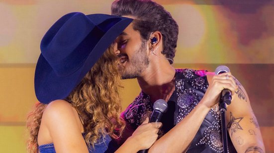 Em estúdios separados, João Raul e Agrado gravam música juntos - Globo