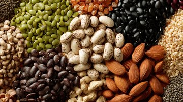 Proteínas e fibras no mesmo alimento contribuem para uma alimentação equilibrada e nutritiva - Adobe Stock