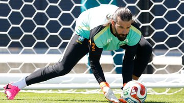 Alisson vai usar o uniforme verde na partida entre Brasil e Escócia - CBF