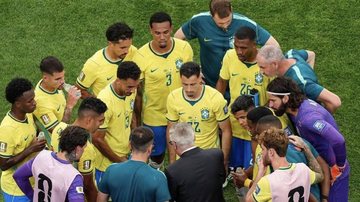 Ancelotti passa instruções para a seleção brasileira na parada técnica da Copa - CBF