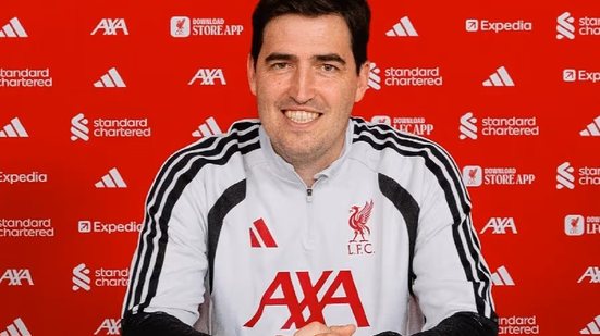 Andoni Iraola chega para ocupar a vaga deixada por Arne Slot, que encerrou sua passagem pelo clube - Reprodução/LFC