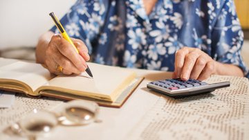 Aposentados podem deixar de pagar contribuição previdenciária? Entenda